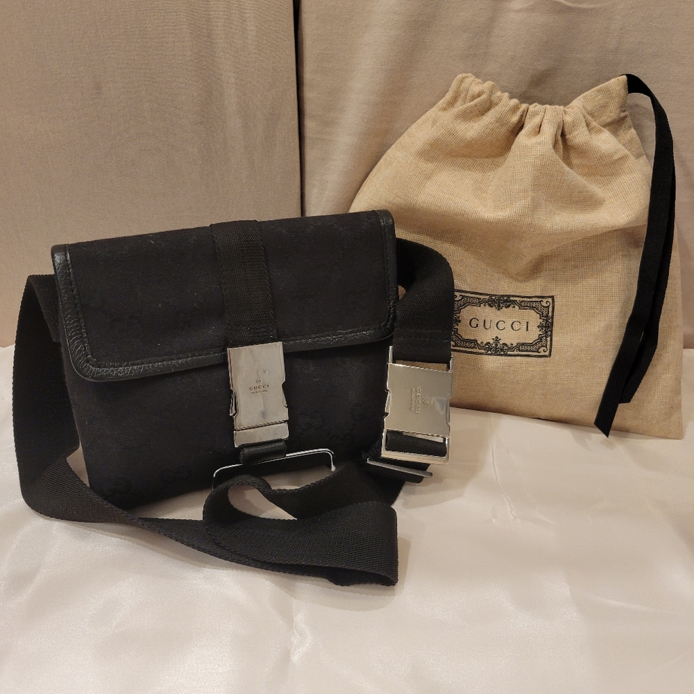 EUC GUCCI GG Canvas Waist Bag Black w/Silver Buckle